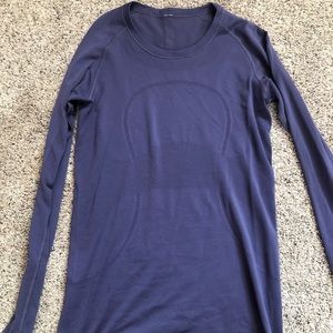 Fitted lululemon top